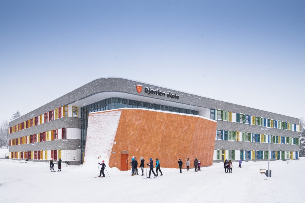 Årets skolebygg 2019: Bjørlien skole i Vestby kommune - Bilde: HUNDVEN CLEMENTS PHOTOGRAPHY - Kilde: Link Arkitektur