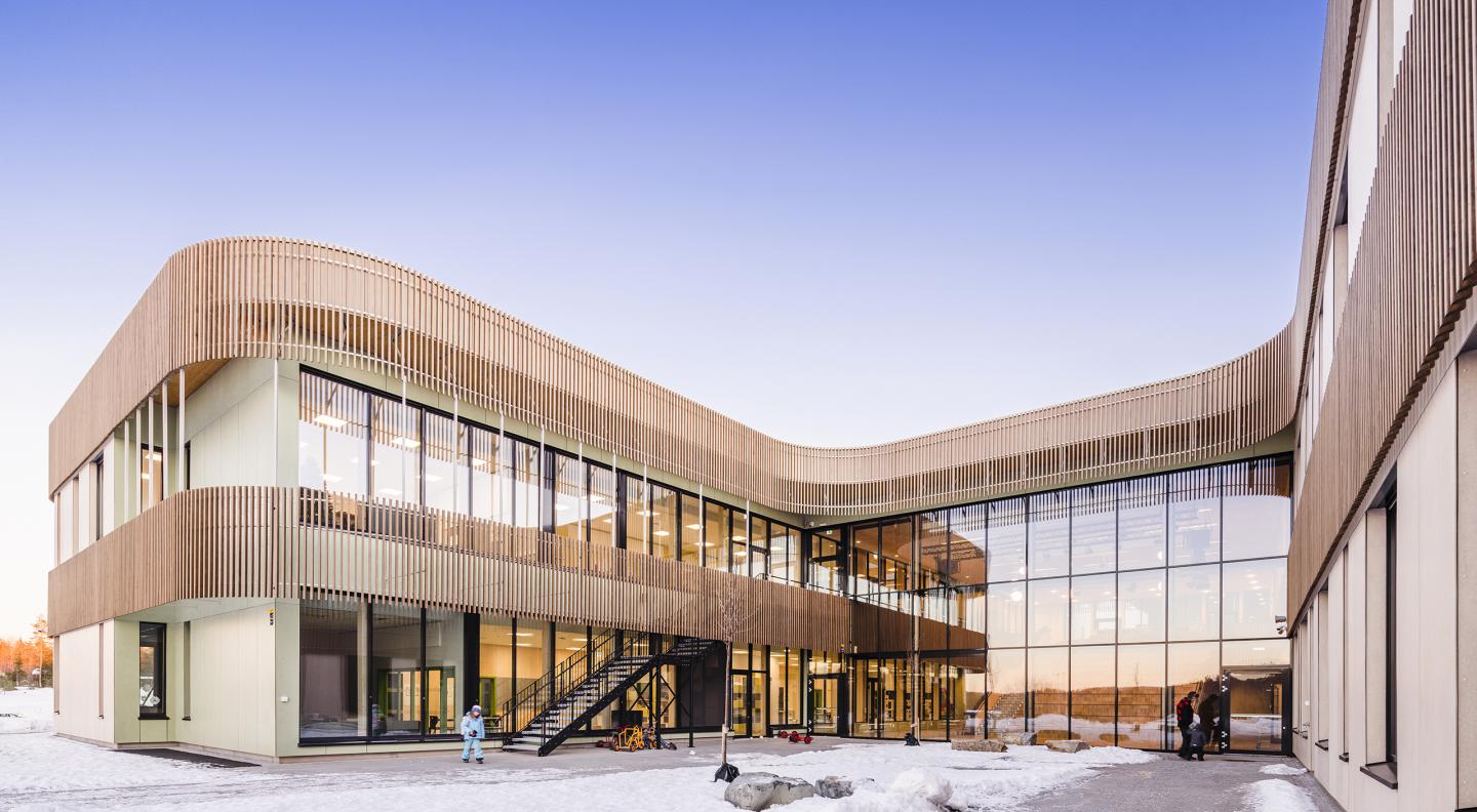 Årets skolebygg 2021: Torvbråten skole i Asker kommune - Bilde: HUNDVEN CLEMENTS PHOTOGRAPHY - Kilde: Link Arkitektur